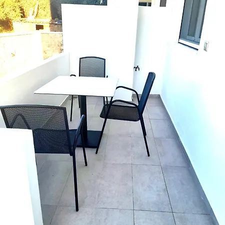 Apartment White Dome